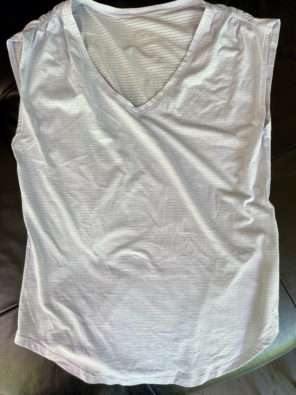 Lululemon top - super light